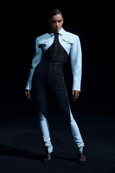 Look 32